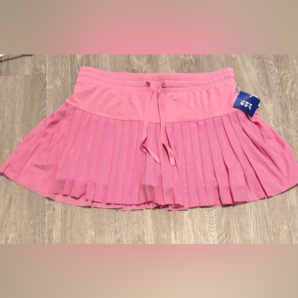 Pink pleated tennis skort